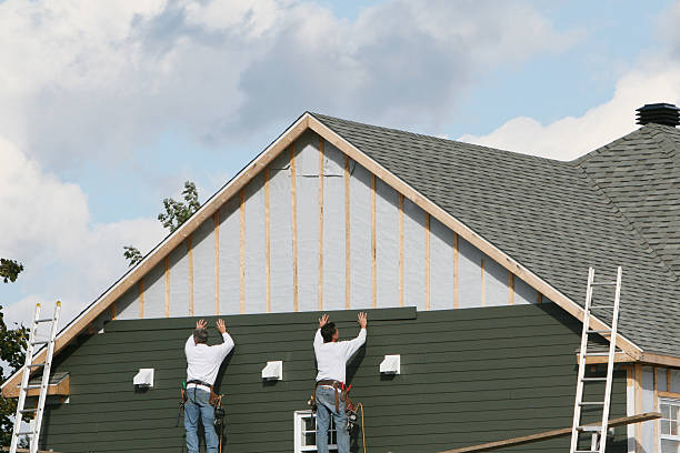 Professional Siding technician working in Sherrodsville, OH